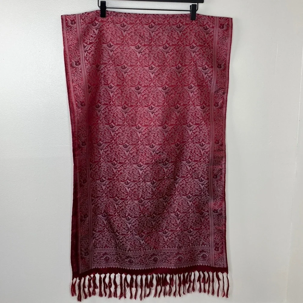 100% Silk Red Heart and‎ Floral Design Table Runner 22”x76”